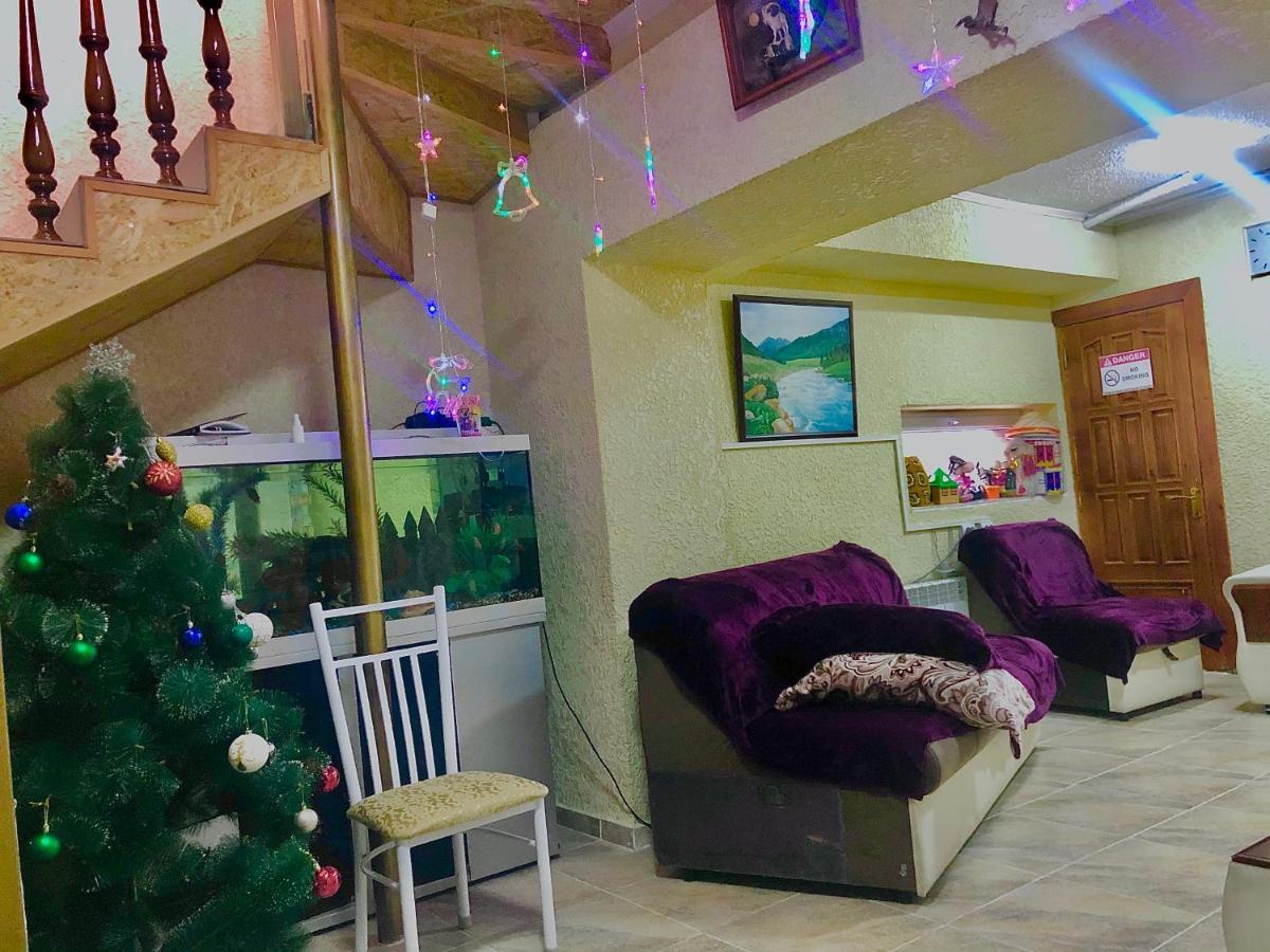 Sweet Home Hostel Бішкек Екстер'єр фото