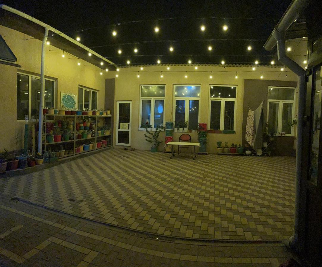 Sweet Home Hostel Бішкек Екстер'єр фото