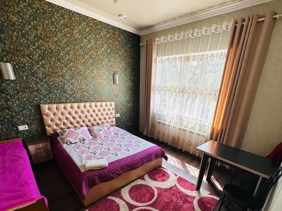 Sweet Home Hostel Бішкек Екстер'єр фото