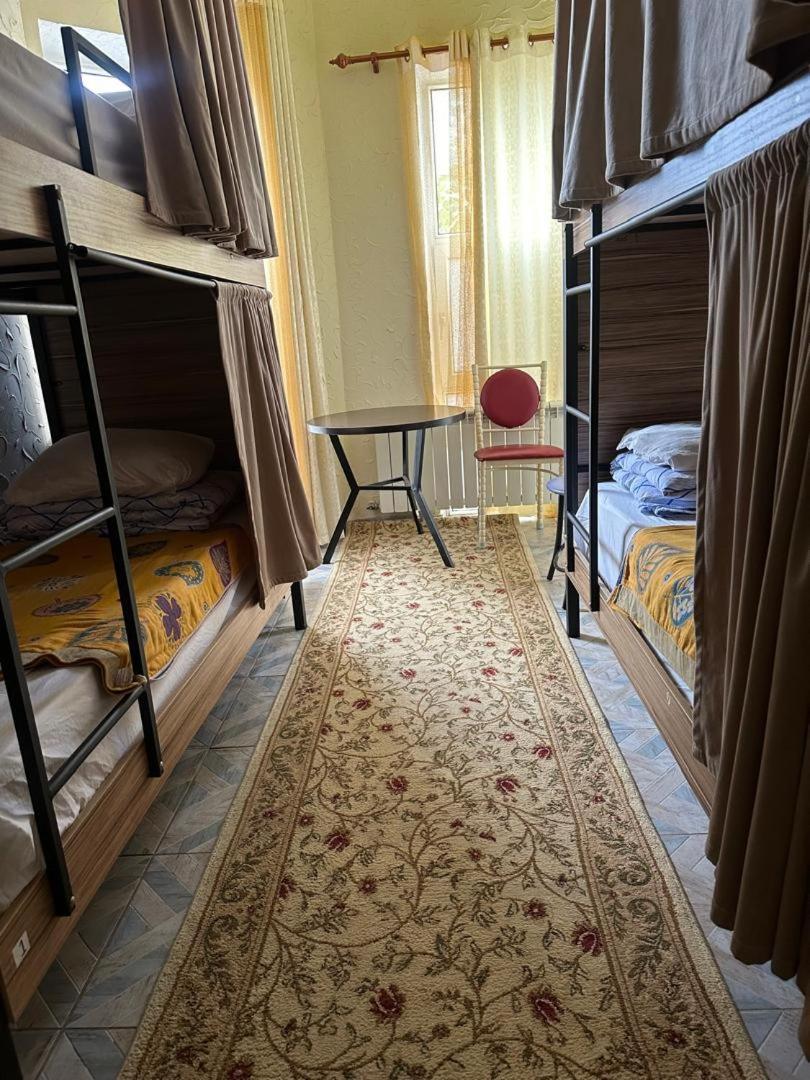 Sweet Home Hostel Бішкек Екстер'єр фото